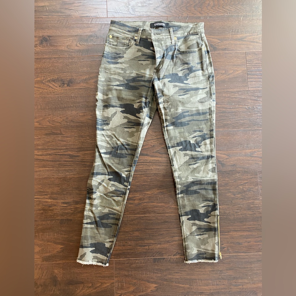 Express camo jean leggings